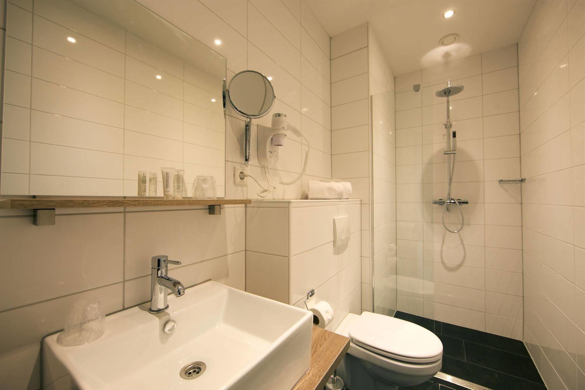 Camp-Inn Hotel Amsterdam Zewnętrze zdjęcie